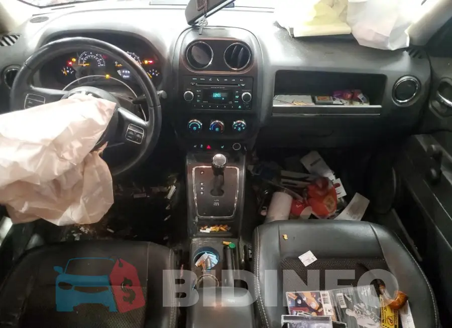 1C4NJPBA0GD787388 Photo# 8