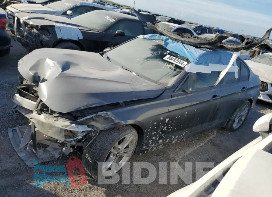 WBA8E1G35HNU15708 Photo# 2