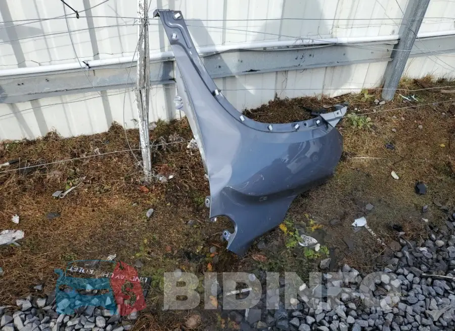 3GNCJRSB2LL275932 Photo# 13