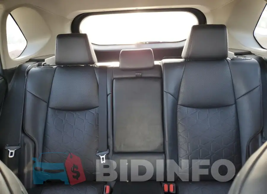 2T3J1RFV6LC064814 Photo# 10