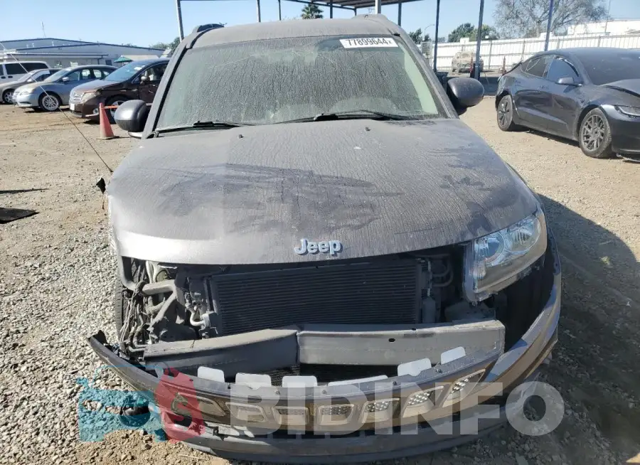 1C4NJCEAXGD742396 Photo# 5