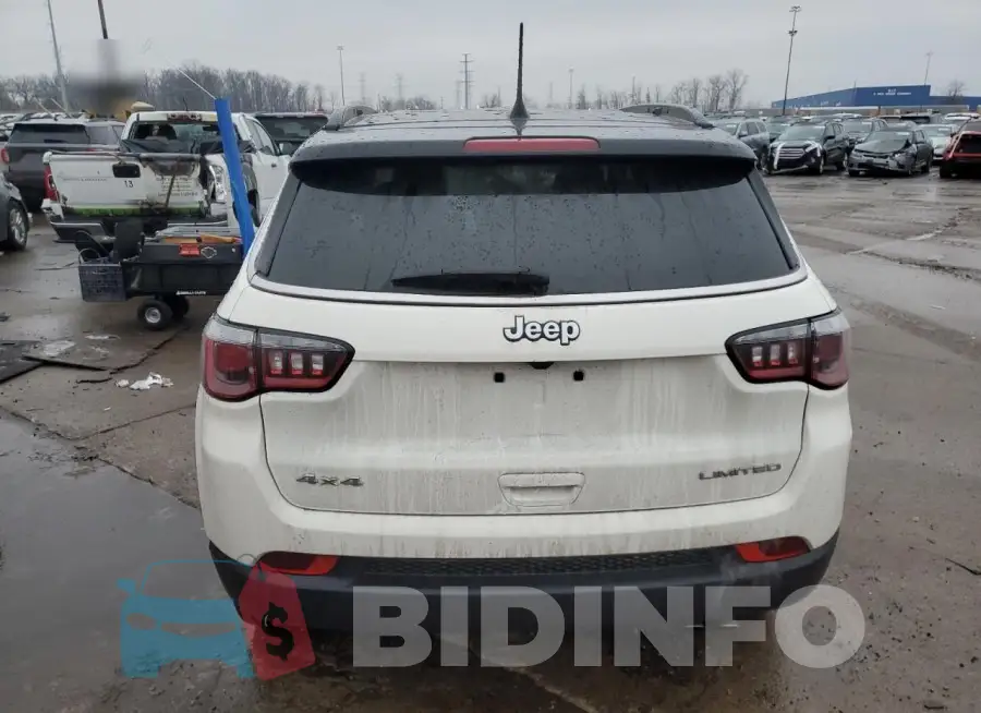 3C4NJDCB2LT157737 Photo# 6