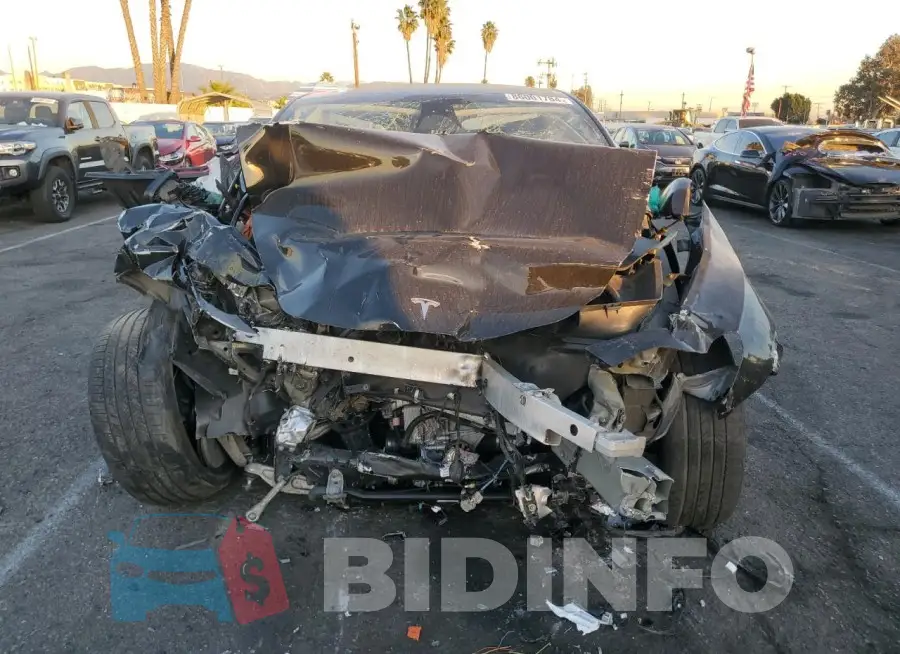 7SAYGDEFXNF523217 Photo# 5
