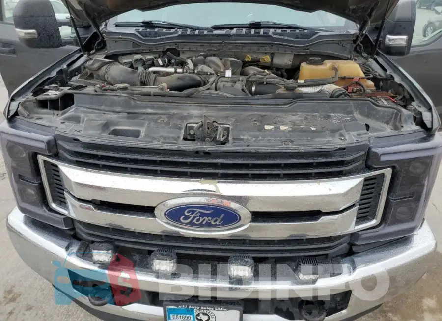 1FT7W2BT2JEB72518 Photo# 11