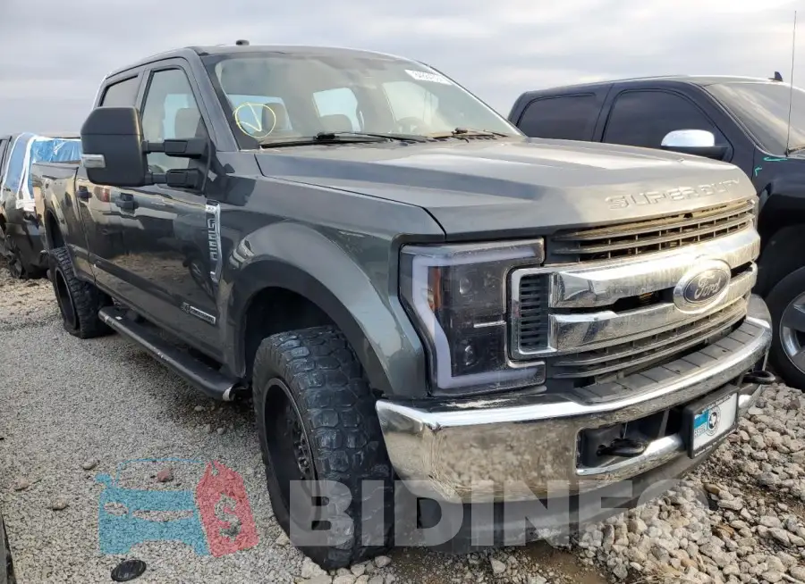 1FT7W2BT2JEB72518 Photo# 4