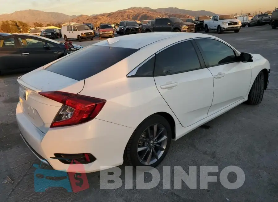 19XFC1F33ME207763 Photo# 3