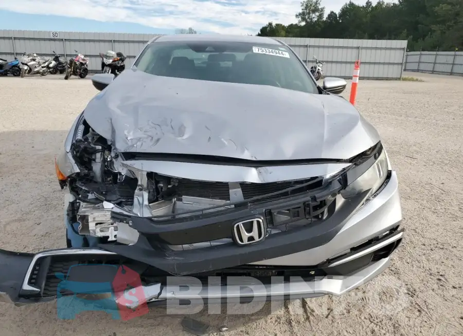 19XFC2F61KE047413 Photo# 5