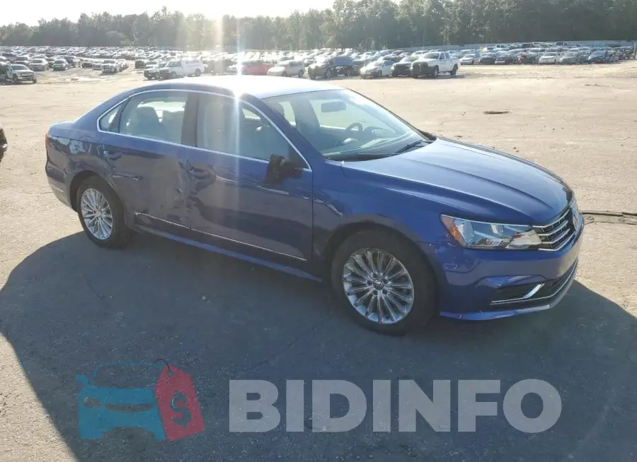 1VWBS7A39GC010648 Photo# 4