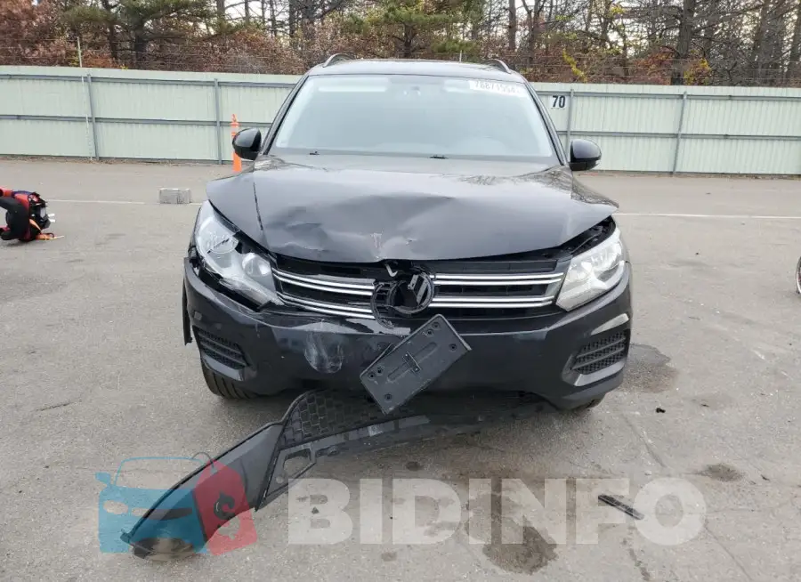 WVGBV7AX7JK000917 Photo# 5