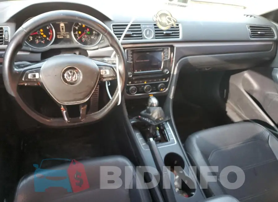 1VWDT7A33HC013357 Photo# 8