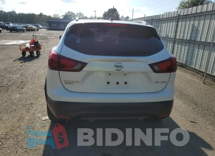 JN1BJ1CR2HW113207 Photo# 6