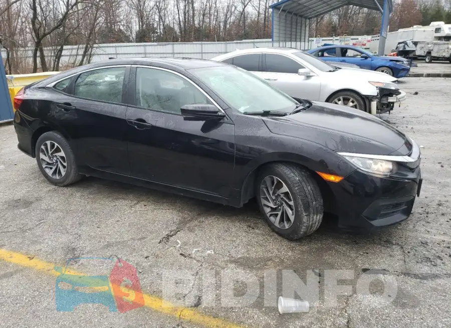 19XFC2F70HE054807 Photo# 4