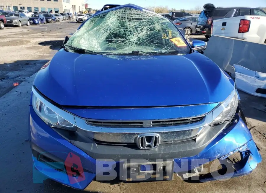 19XFC2F76HE028745 Photo# 5