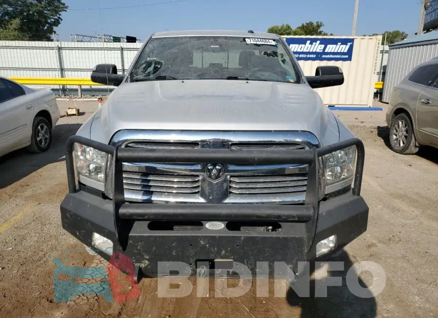 3C6UR5DL8JG211363 Photo# 5