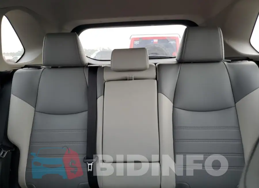 2T3C1RFV8PW295775 Photo# 10