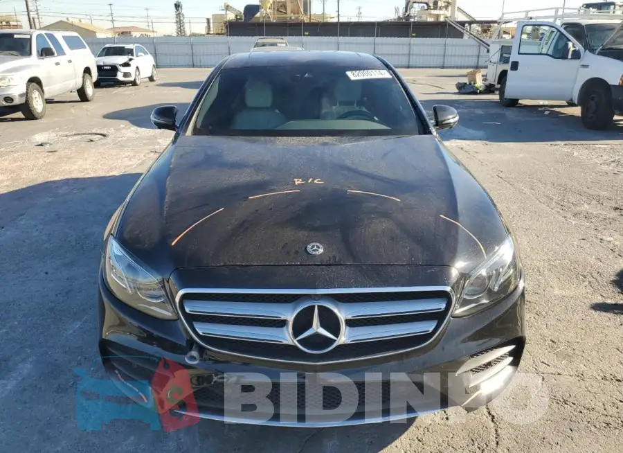 WDDZF4JB3KA497304 Photo# 5