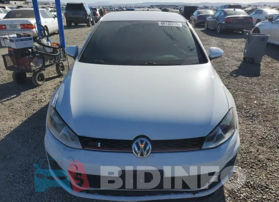 3VW4T7AU4HM037528 Photo# 5