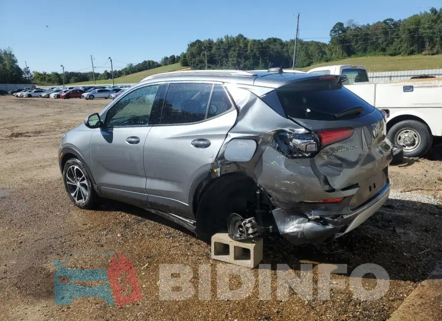 KL4MMFSLXMB150119 Photo# 2