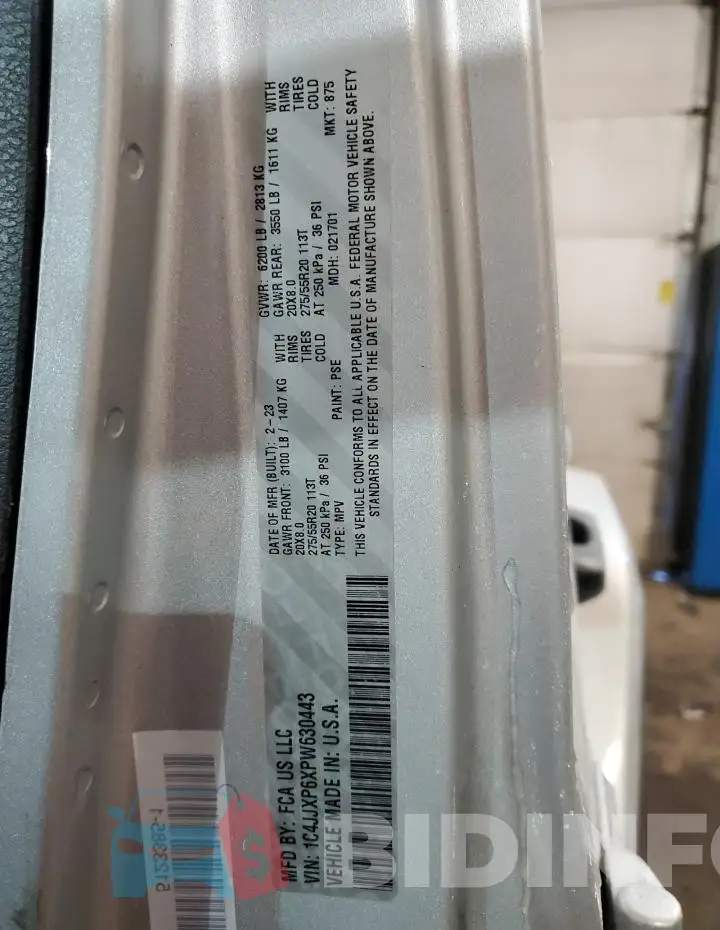 1C4JJXP6XPW630443 Photo# 14