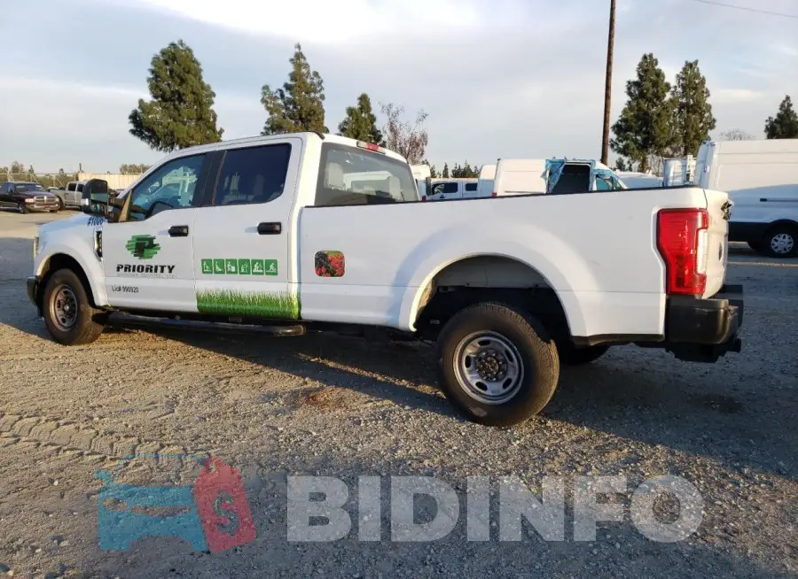 1FT7W2A63JEB89713 Photo# 2