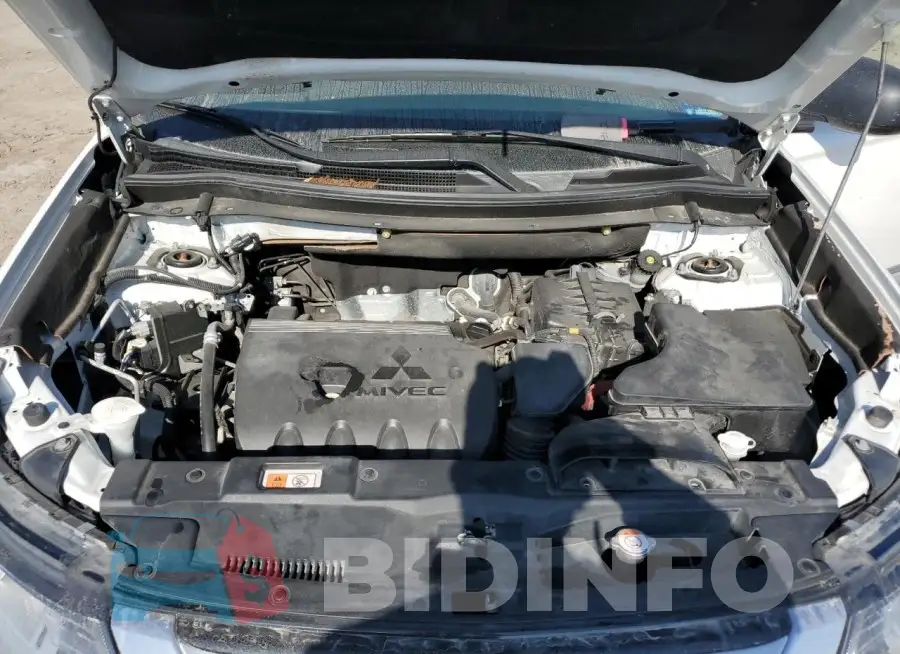 JA4AD2A33JZ030162 Photo# 11