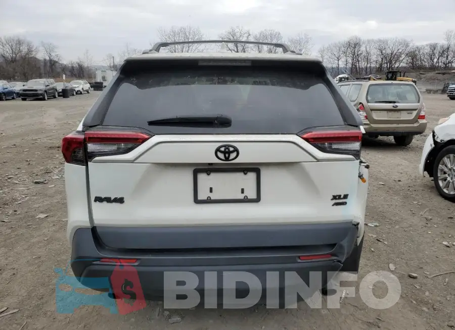 2T3A1RFV8MW223056 Photo# 6