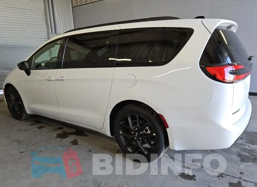 2C4RC1GG8SR520141 Photo# 2