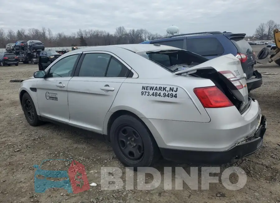1FAHP2L89JG104576 Photo# 2