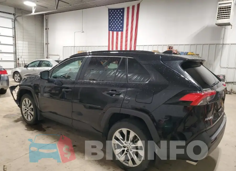 2T3A1RFV6MC179883 Photo# 2