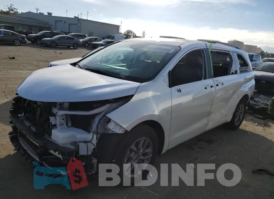 5TDYRKEC8RS189658 Photo# 1