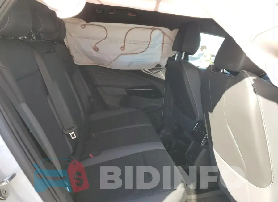 1V2VMPE84PC021751 Photo# 11
