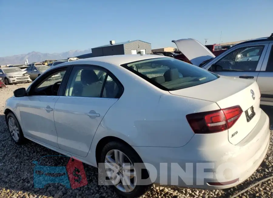 3VW2B7AJ2HM247383 Photo# 2