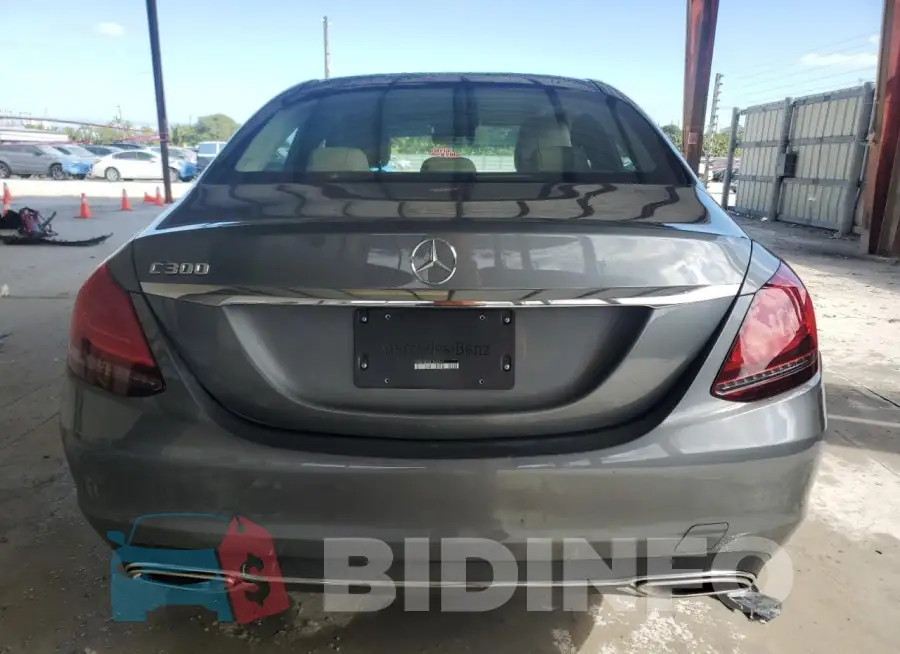 55SWF8DB8LU332047 Photo# 6