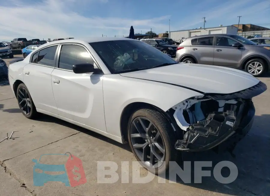 2C3CDXBG4KH615447 Photo# 4