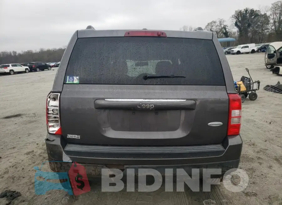 1C4NJPFA7GD667405 Photo# 6