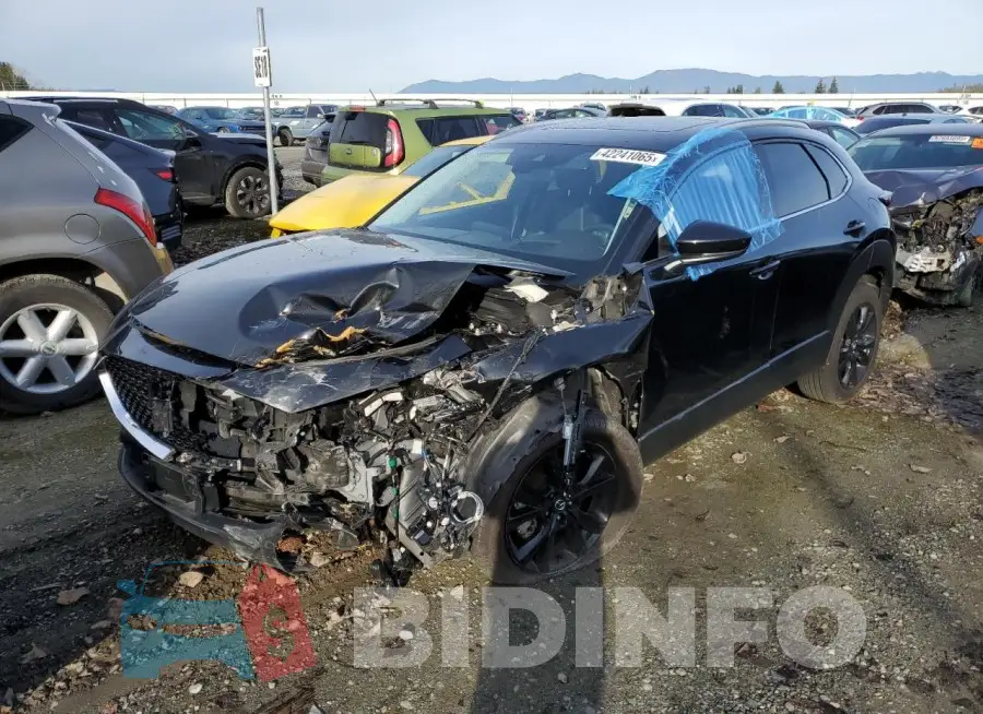 3MVDMBEY2MM302729 Photo# 1