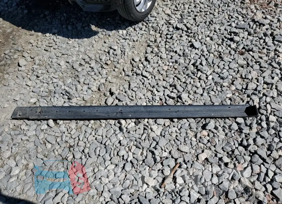 ML32AUHJ9MH002821 Photo# 12