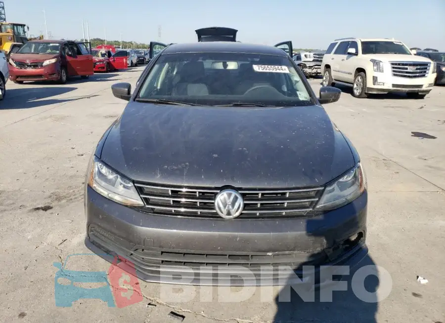 3VW2B7AJXJM257732 Photo# 5