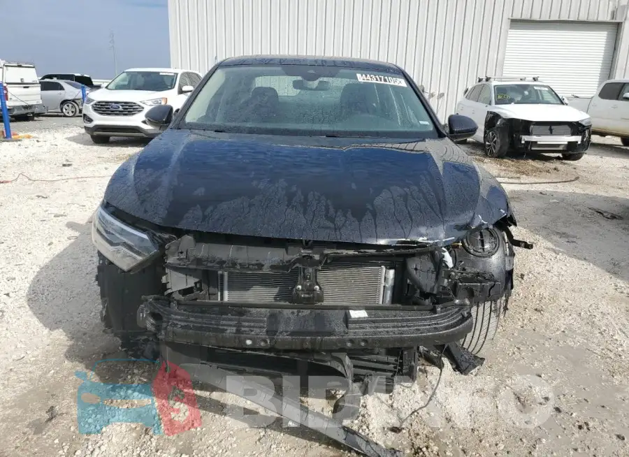 3VW5M7BU4RM094085 Photo# 5