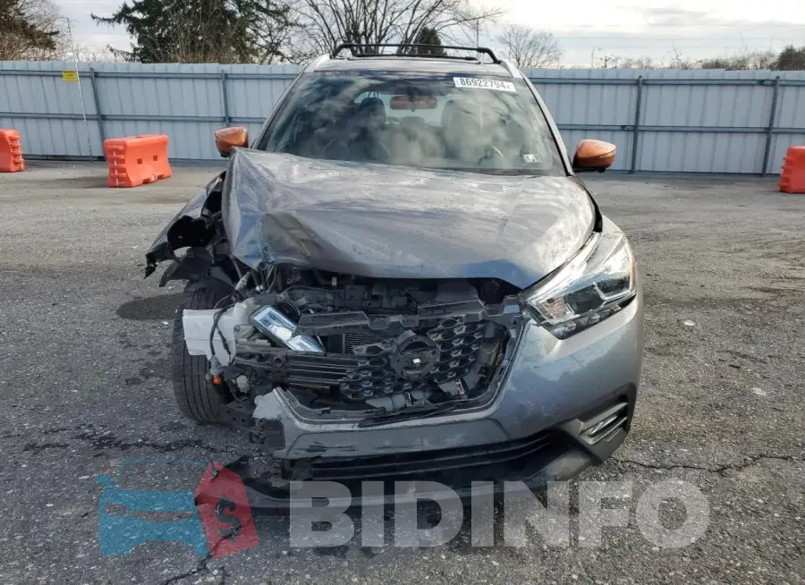 3N1CP5CU2JL539828 Photo# 5