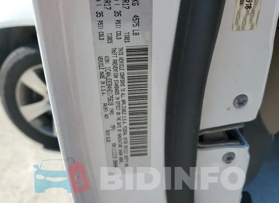 1C4NJDEB4HD175618 Photo# 13