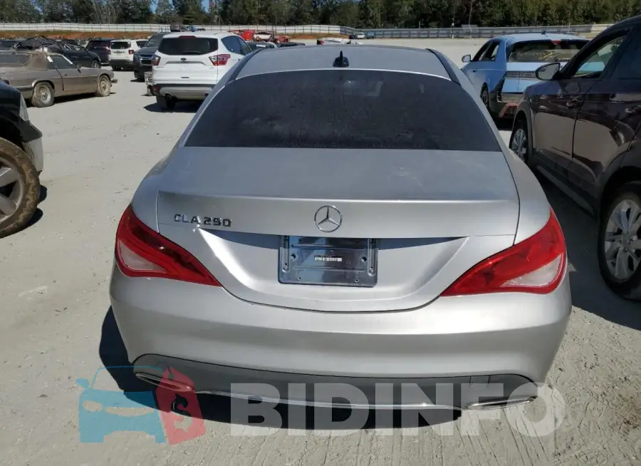 WDDSJ4EB0JN523052 Photo# 6