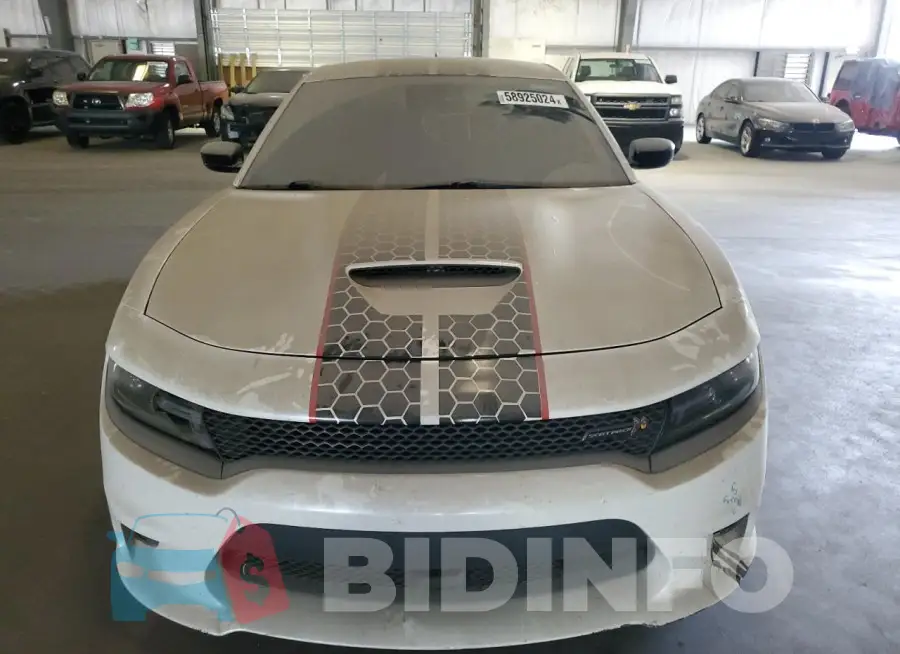 2C3CDXGJXGH183216 Photo# 5