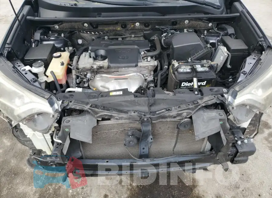 JTMZFREV7JD122184 Photo# 7