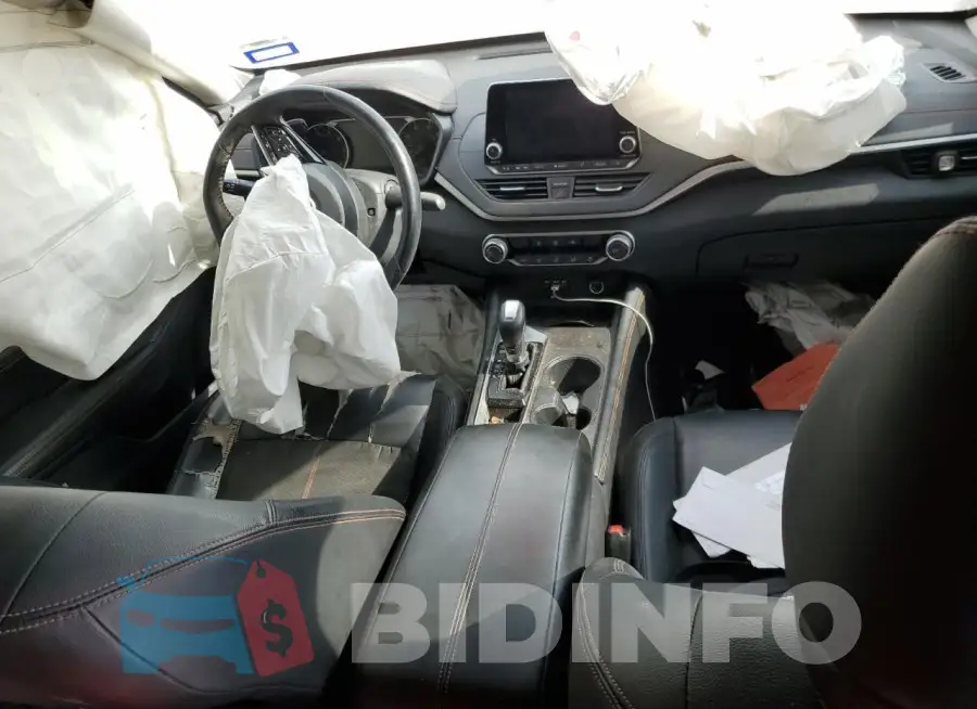 1N4BL4CV3KC183822 Photo# 8