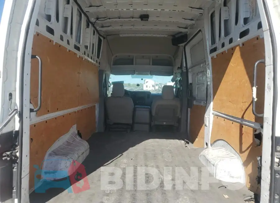 1N6BF0LY4LN804931 Photo# 10