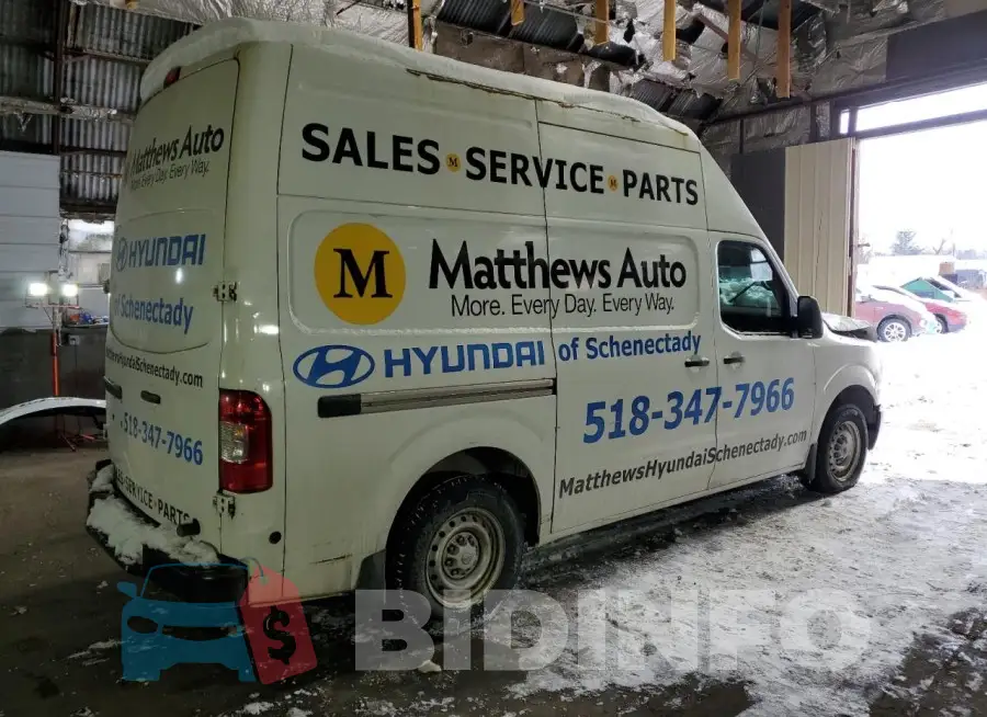 1N6BF0LY5JN810069 Photo# 3