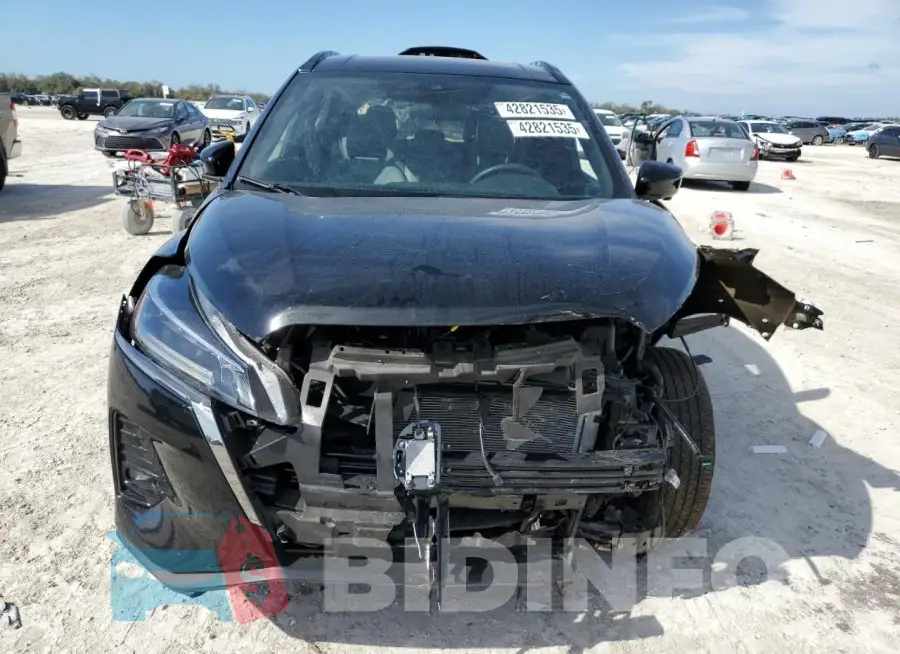 3N1CP5DV7NL505526 Photo# 5