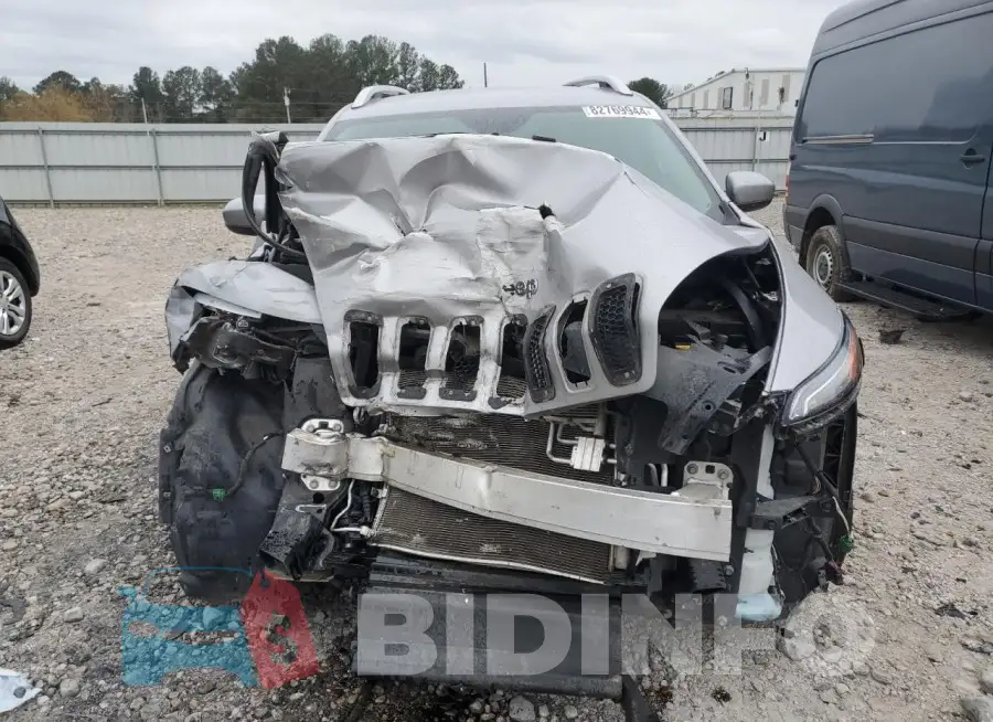 1C4PJLCB1JD590049 Photo# 5
