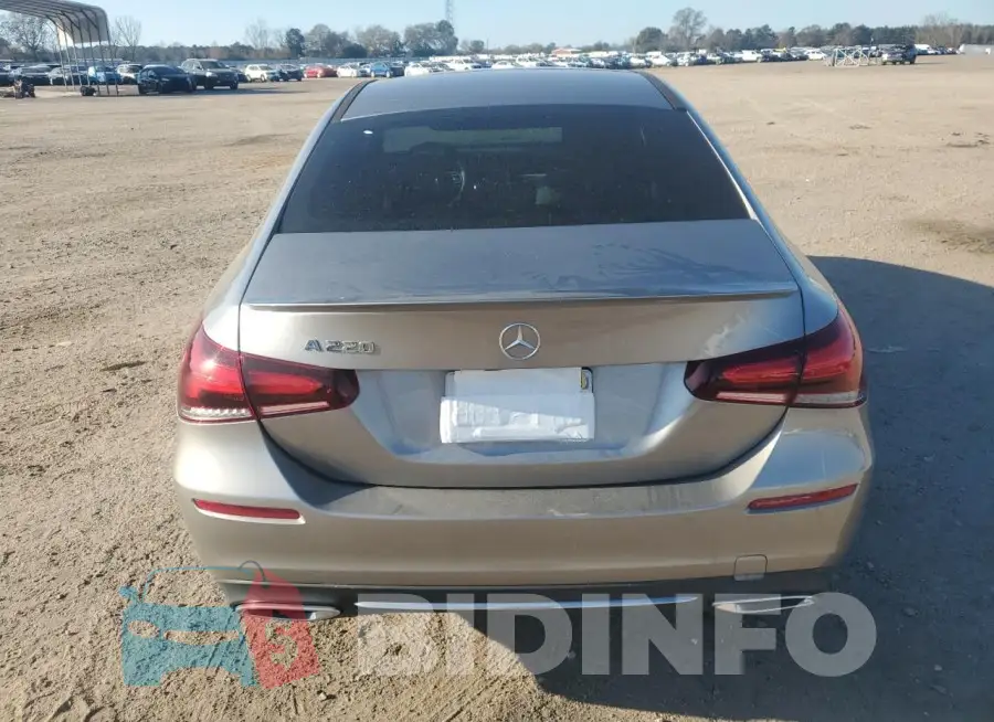 WDD3G4EB5KW015285 Photo# 6